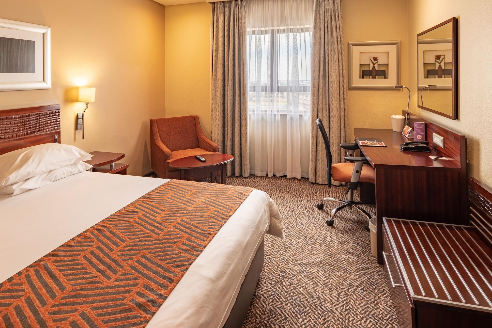 City Lodge Hotel At Or Tambo International Airport Kempton Park Exterior photo
