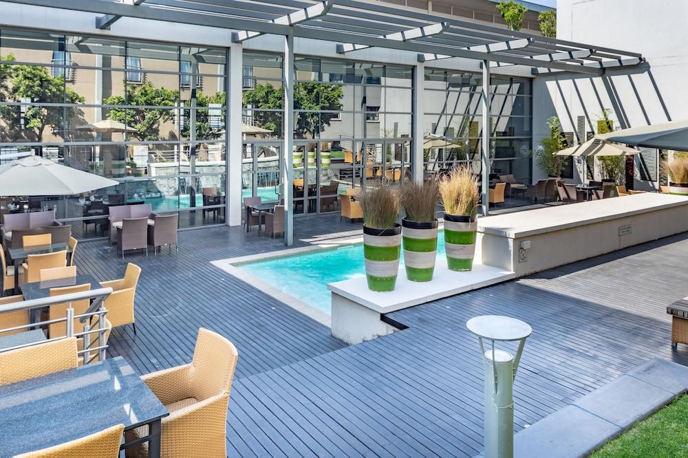 City Lodge Hotel At Or Tambo International Airport Kempton Park Exterior photo