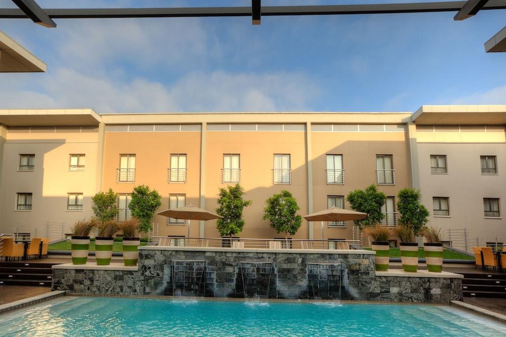 City Lodge Hotel At Or Tambo International Airport Kempton Park Exterior photo
