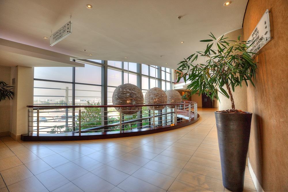 City Lodge Hotel At Or Tambo International Airport Kempton Park Exterior photo