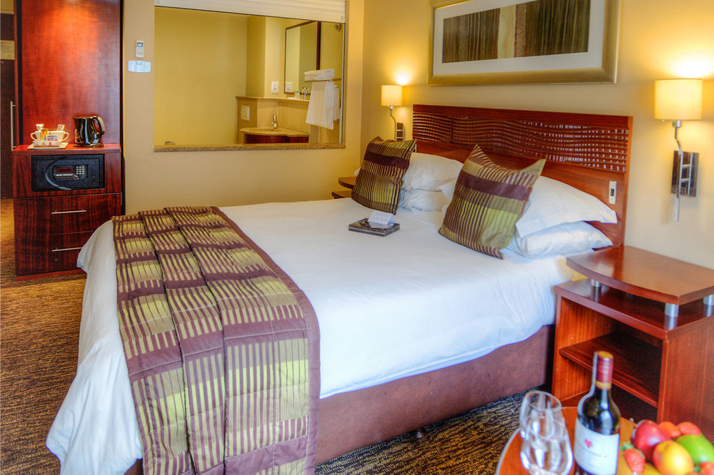 City Lodge Hotel At Or Tambo International Airport Kempton Park Exterior photo