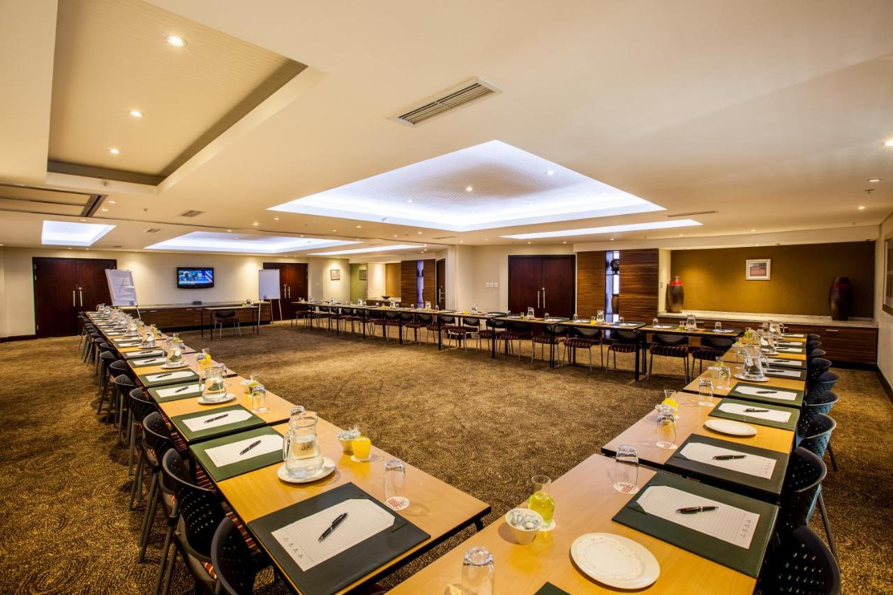 City Lodge Hotel At Or Tambo International Airport Kempton Park Exterior photo